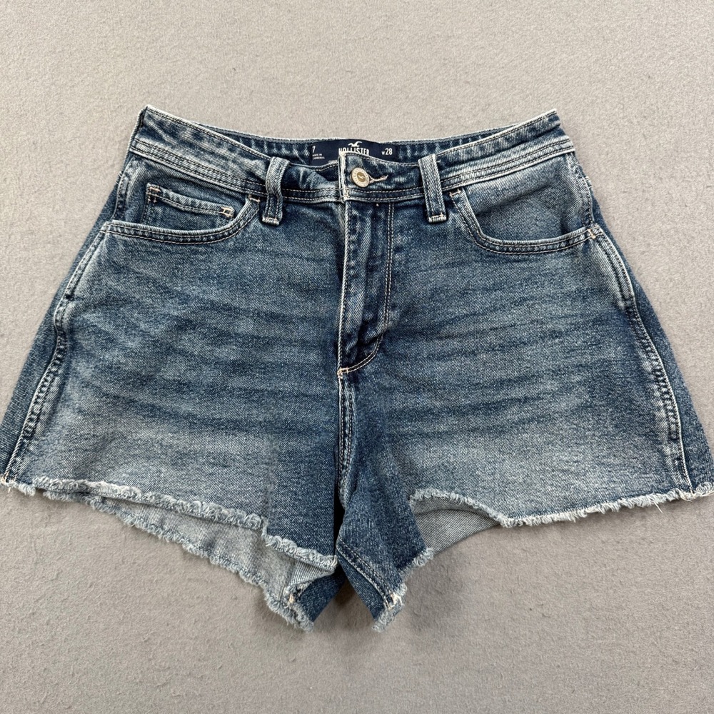 Hollister Shorts Women's 7/28 Blue Denim Curvy High Rise Vintage Stretch Cut Off